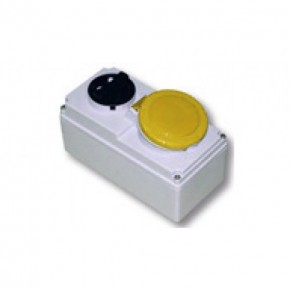 110V Yellow Wall Mounted Interlocked Socket 32Amp 2P + E IP44
