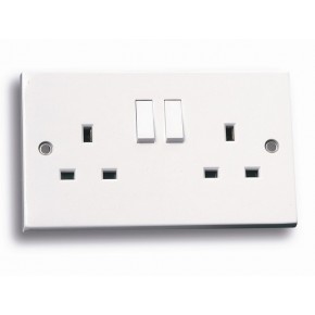 Standard white 2 gang switched socket