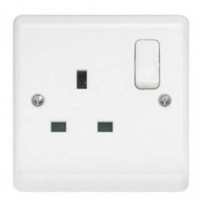Aspire 1 Gang 13A White Switched Socket