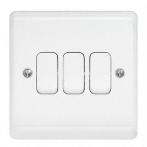 Aspire 3 Gang 2 Way Switch White